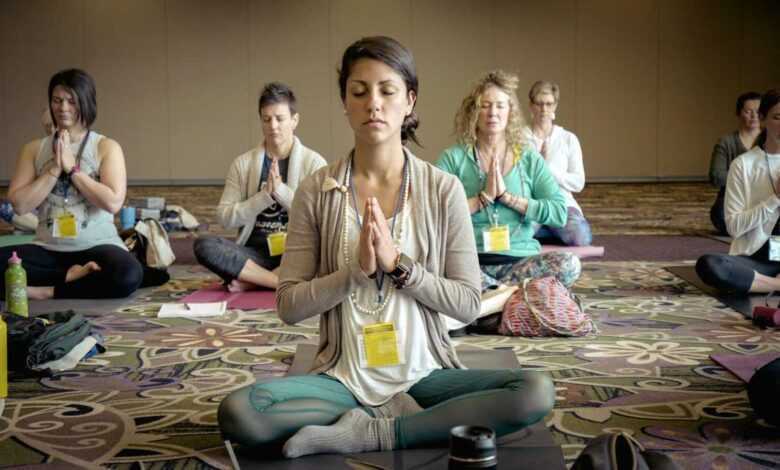 Financial Yoga: 7 Poses for Financial Freedom (US Women)