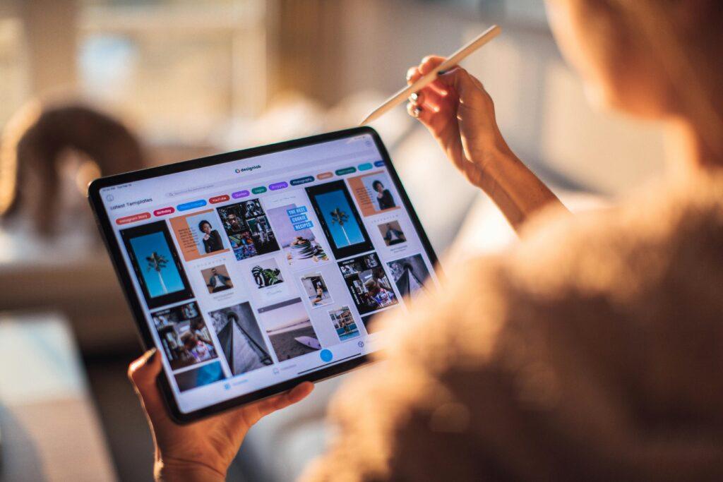 Digital Marketing ROI Calculator 2025: Best Channels for Women-Owned Businesses Digital Marketing ROI Calculator