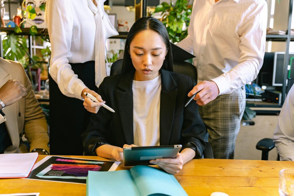 Long-Term Wealth: 10 Powerful Strategies for Women to Retire Early in 2025 Long-Term Wealth