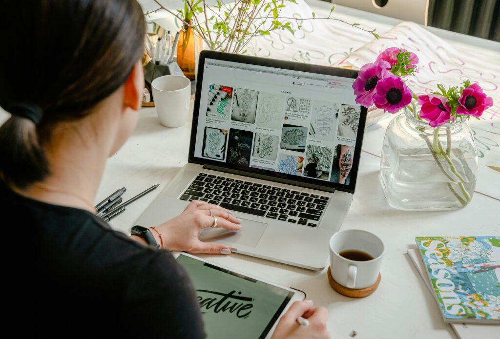 Seize Life on Your Terms: 10 Passive Income Strategies for Women in 2025 Passive Income Strategies