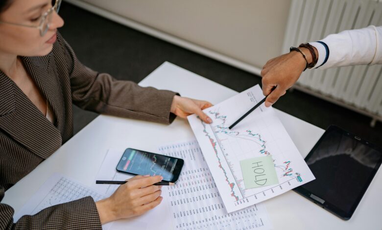 Empowering Women Through Value Investing: Applying Buffett's Wisdom in 2025 Value Investing