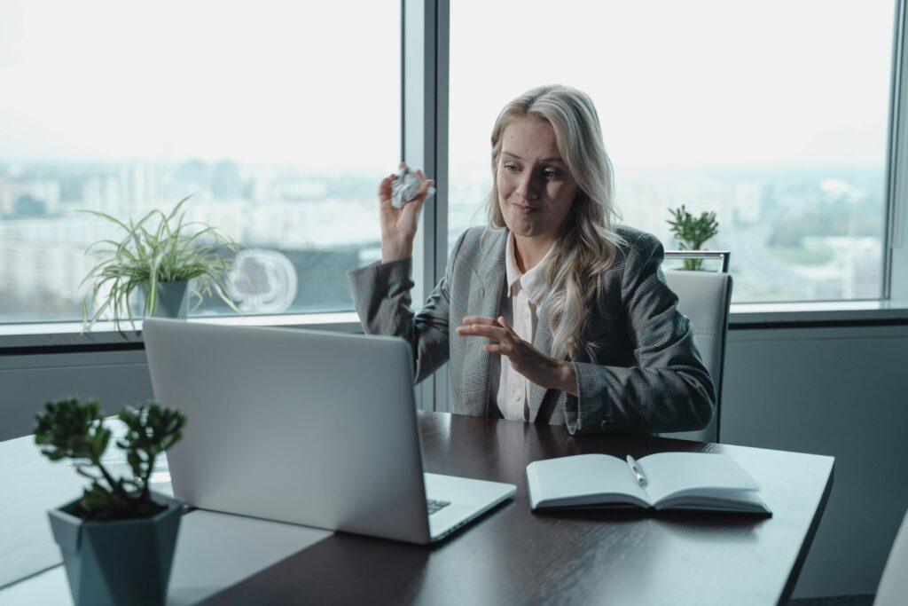 Breaking the Glass Ceiling: 7 Game-Changing Strategies for Women Leaders in 2025 Women Leaders