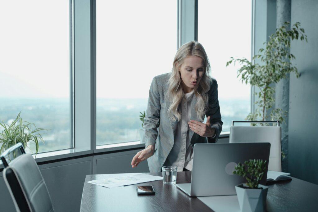 Breaking the Glass Ceiling: 7 Game-Changing Strategies for Women Leaders in 2025 Women Leaders