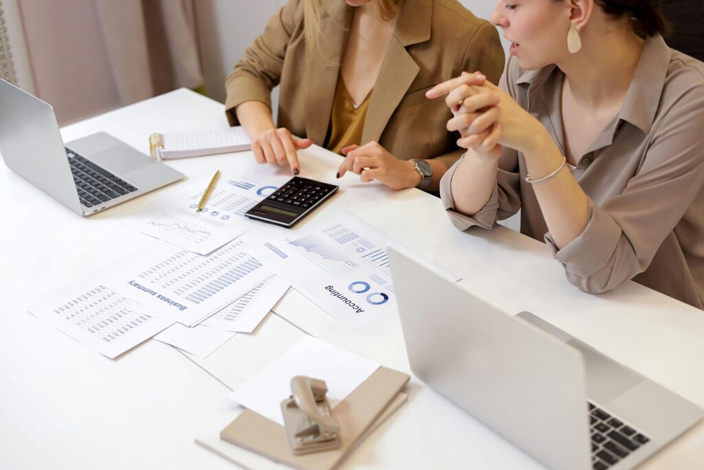 AI-Powered Investing for Women: A 2025 Strategy Guide to Automated Wealth Building AI-Powered Investing for Women